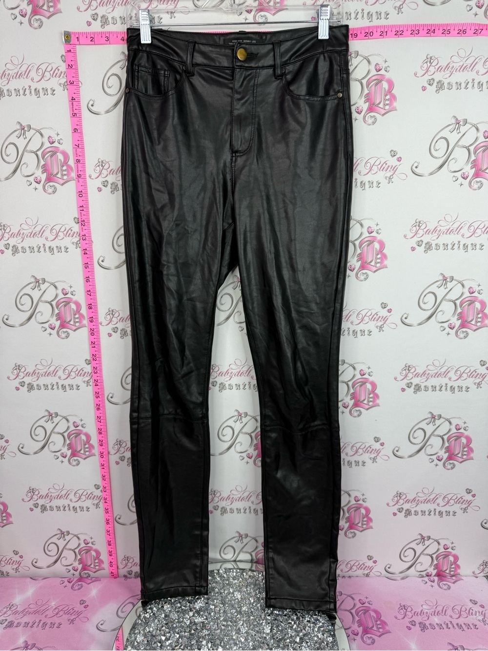 RW&CO. Pants shiny High-Rise Skinny Leg Pants in Black